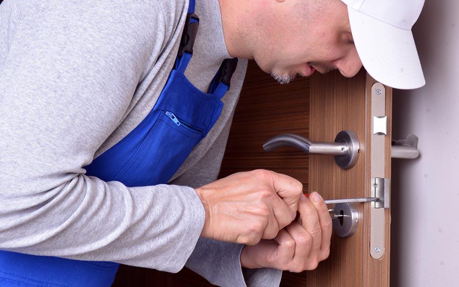 travail de serrurier Poissy